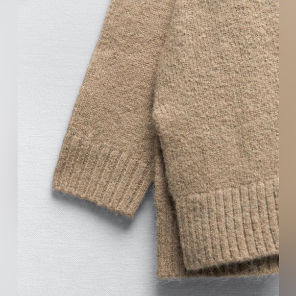 Zara OVERSIZED V-NECKLINE KNIT SWEATER - Picture 11 of 11